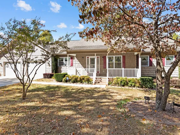 301 Carl Taylor Rd, Tennessee Ridge, TN 37178