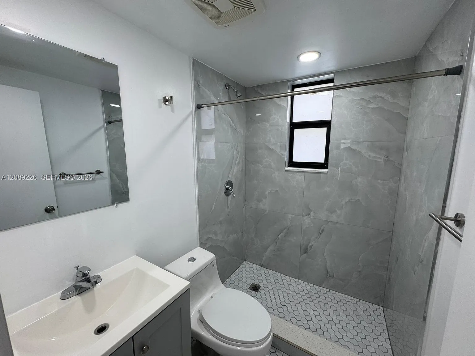 2 bed, 2.0 bath, 1200 sqft, $1,600 — Photo 4