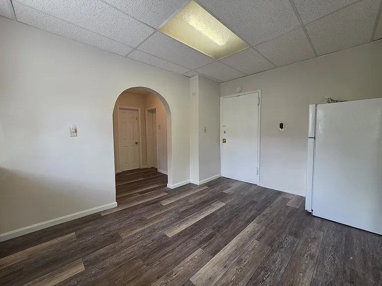 1366 E 58th St #3 — Photo 13