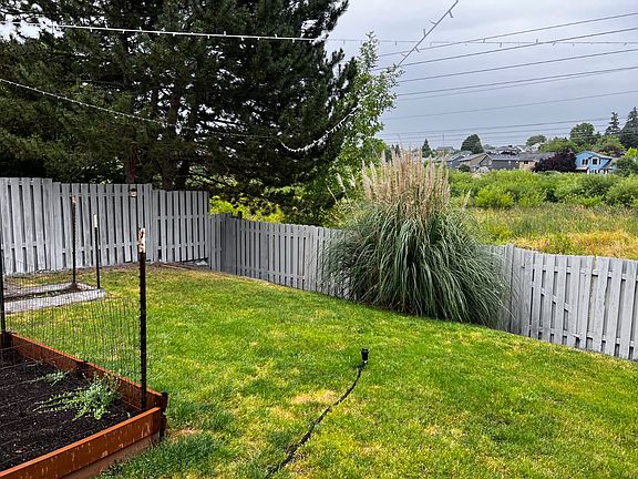 5th image of 17486 NW Reindeer Dr