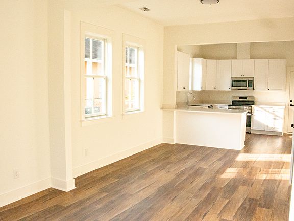 4th image of 605 W 32nd St #A