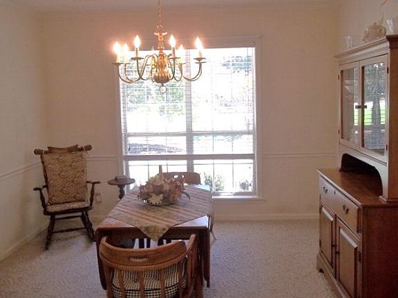 4th image of 3832 Winchester Pl