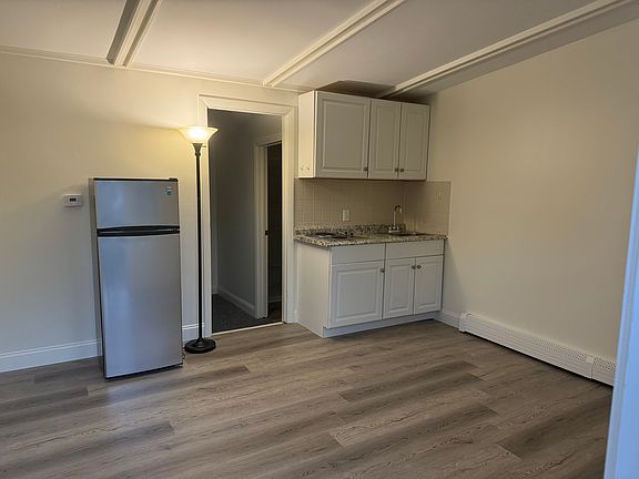 4th image of 2 Melvin Ave #6