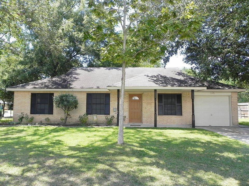 1st image of 1571 Woodlawn Dr