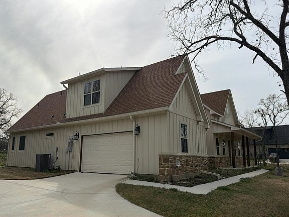 3rd image of 2028 Feather Ln