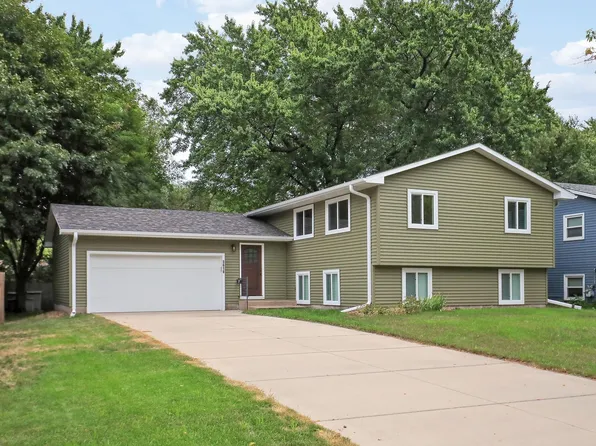 5616 Perry Ave N, Crystal, MN 55429