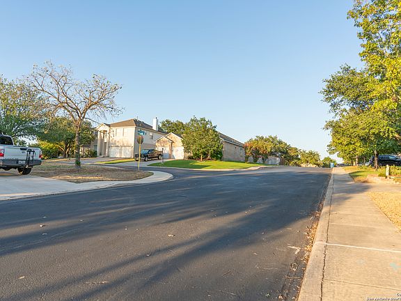 3rd image of 206 Jardin Vista