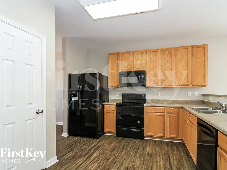 4630 Lauren Woods Ct — Photo 6