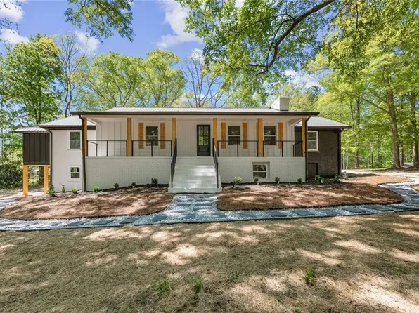 350 Pine Shadows Dr, Dallas, GA 30157