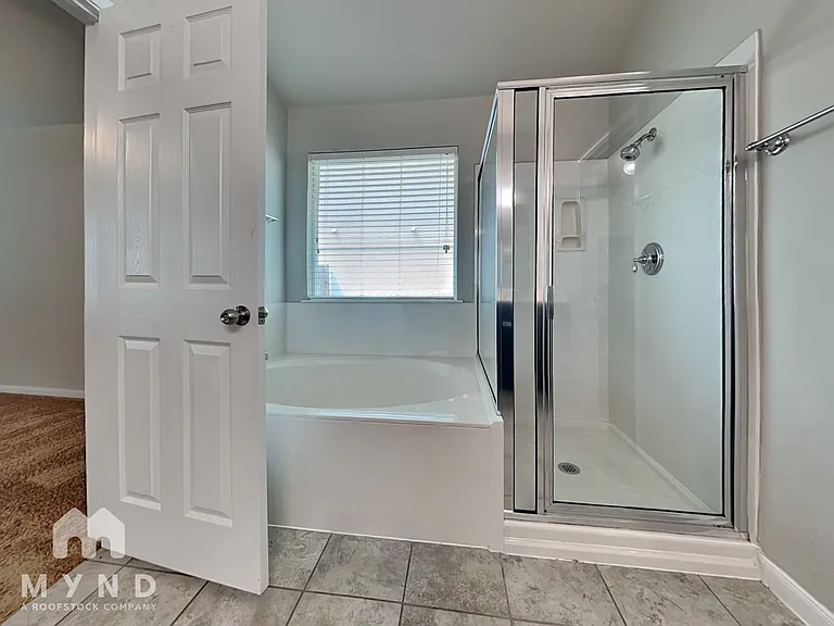 351 Langely — Photo 16