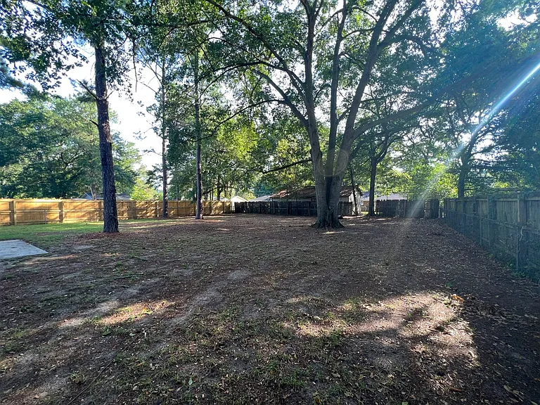 4120 Englewood Dr — Photo 21