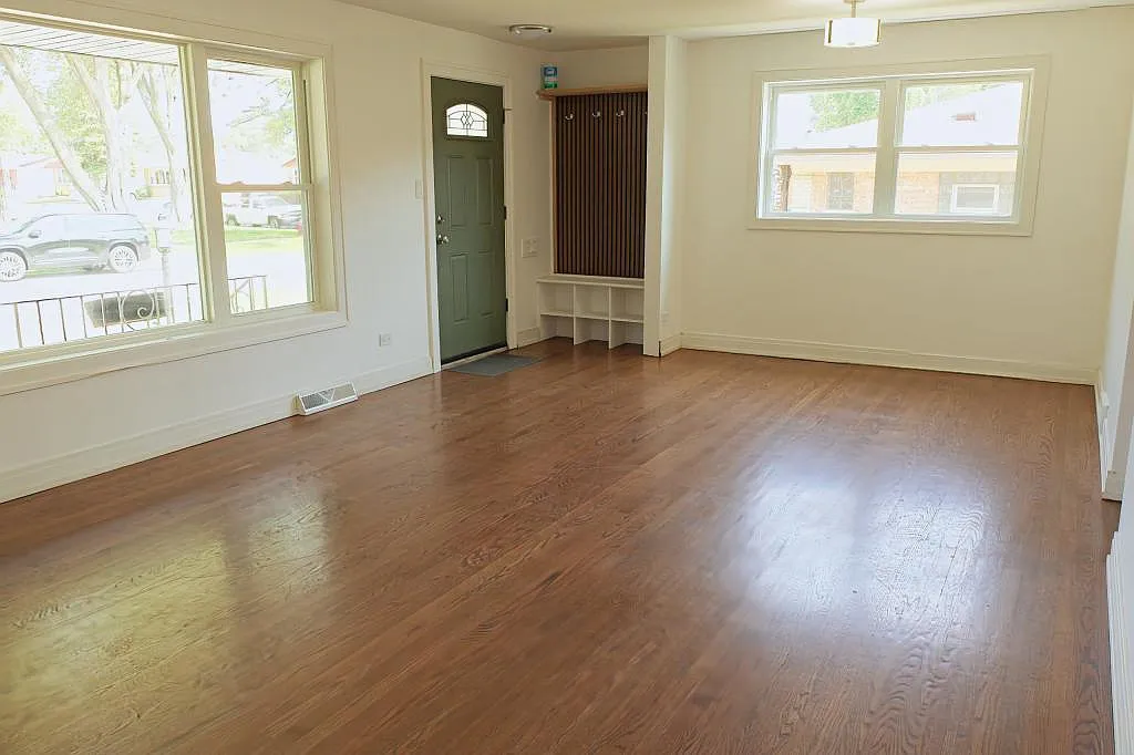 9944 Cook Ave — Photo 3
