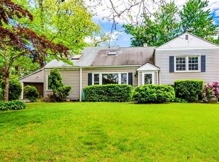 1 Boxwood Rd, Yonkers, NY 10710