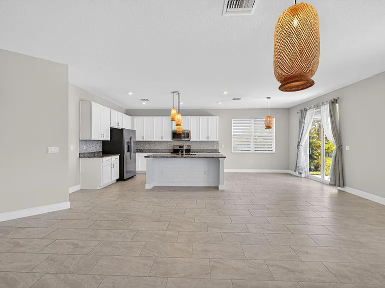 10916 SW Robbia Way — Photo 8