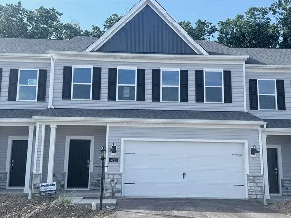 157 Sweetwater Dr, Moon/crescent Township, PA 15108