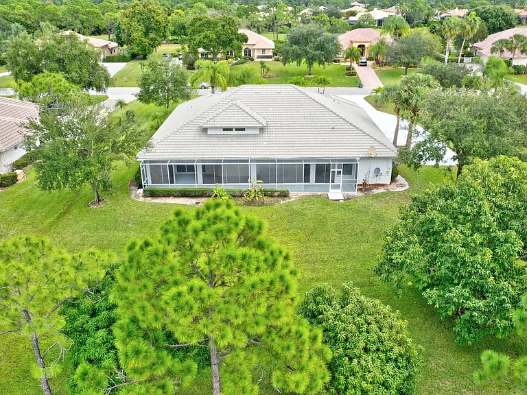 8028 Plantation Lakes Dr — Photo 64
