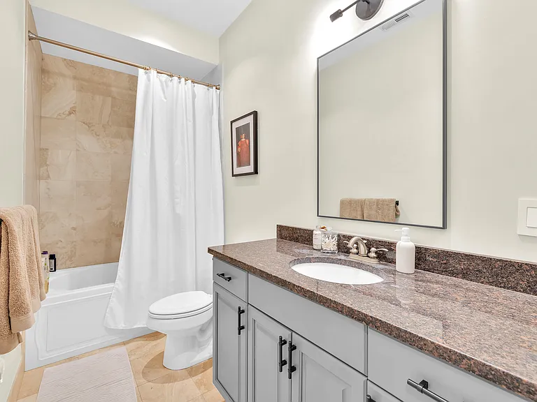 578 E Broadway #3 — Photo 14