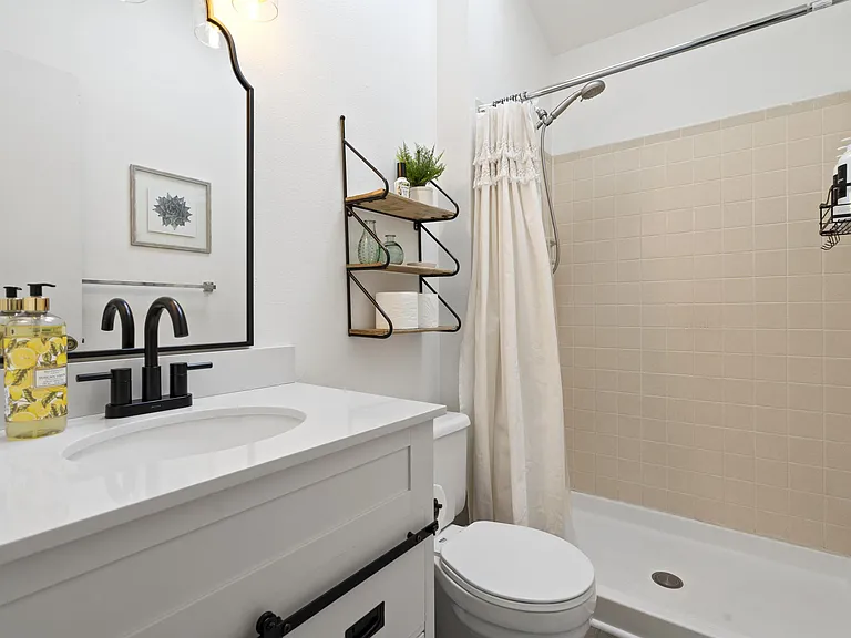 500 Trumbull Ln — Photo 40