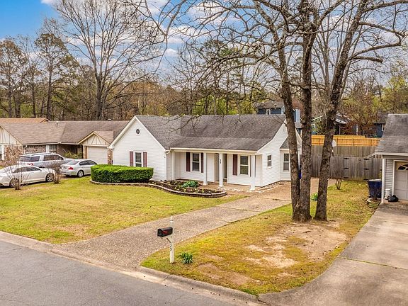 3rd image of 29 Oak Forest Dr