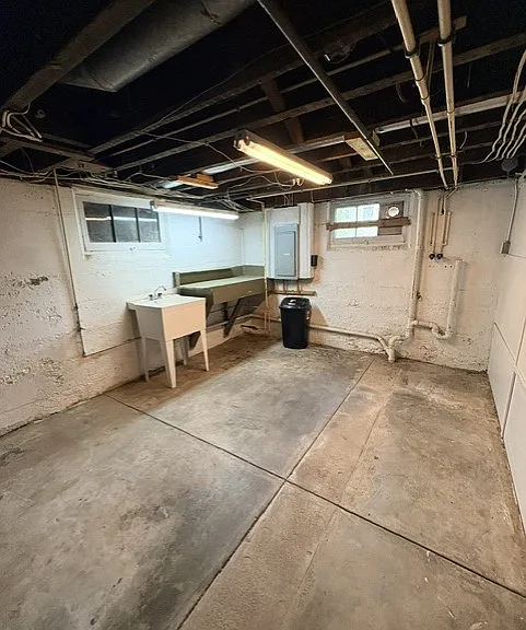 513 W Saint Louis St — Photo 25