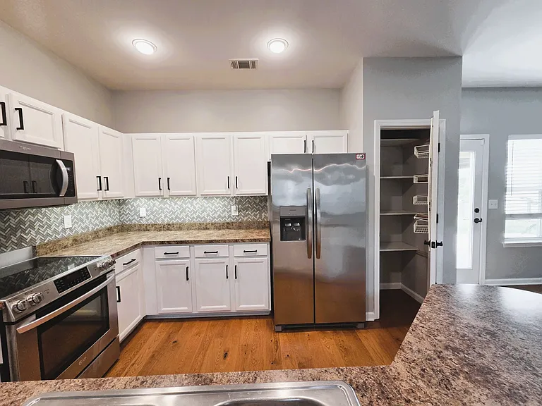 4213 Longfellow Dr — Photo 9