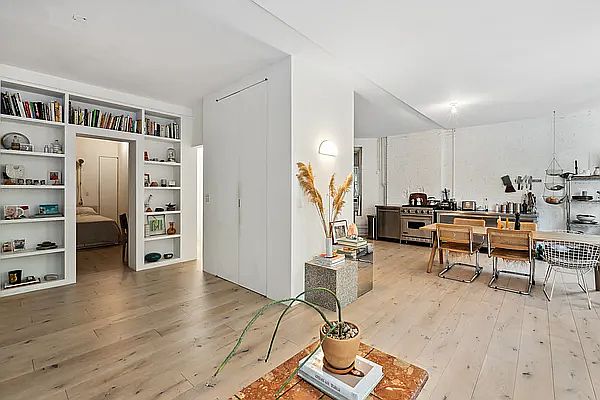 1st image of 225 E 4th St APT 7