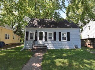 1217 Evans St, Oshkosh, WI 54901