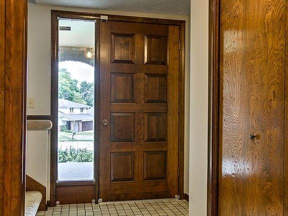 3rd image of 2603 N 124th Cir