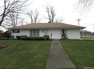 110 Hennepin Rd, Grand Island, NY 14072