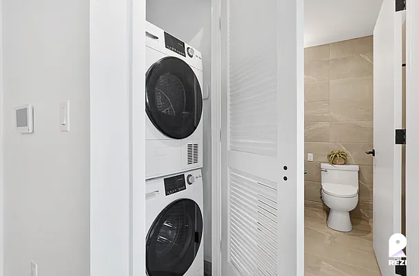 Rented by REZI | media 68