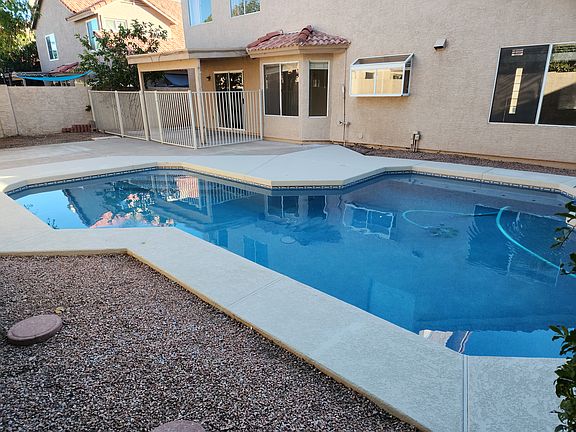 3rd image of 4122 E Windsong Dr