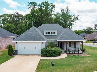 1695 Lois Ln, Auburn, AL 36832