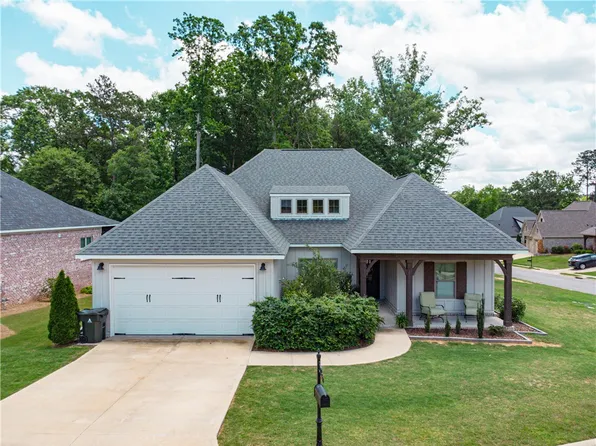 1695 Lois Ln, Auburn, AL 36832