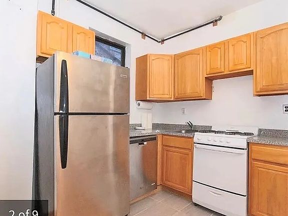 5th image of 318 6th St APT 15