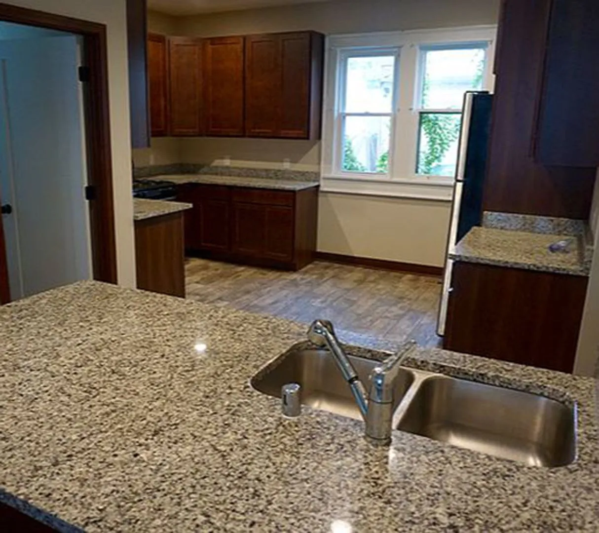 Affordable 6-Bedroom3 bath House Close to U of M Campus — Photo 4