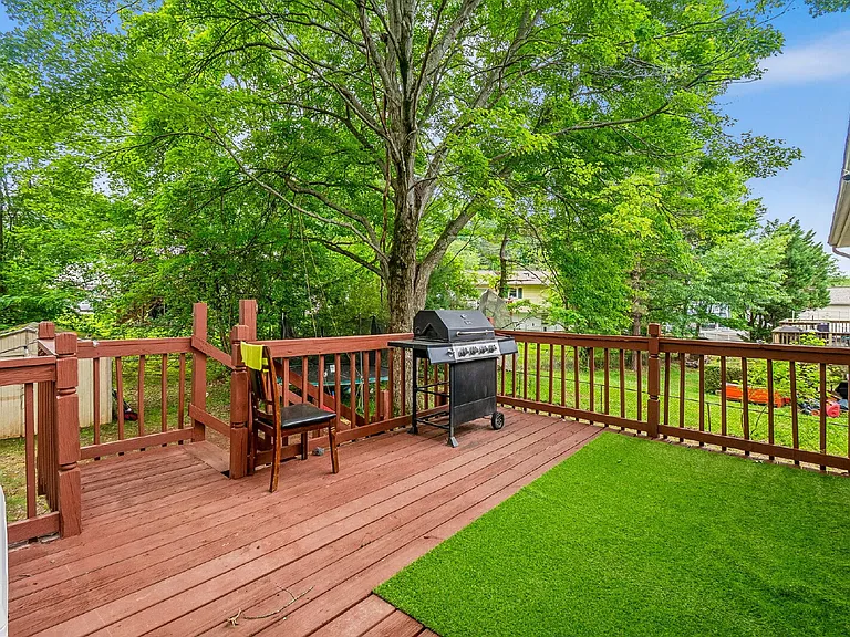 13911 Mapledale Ave — Photo 25