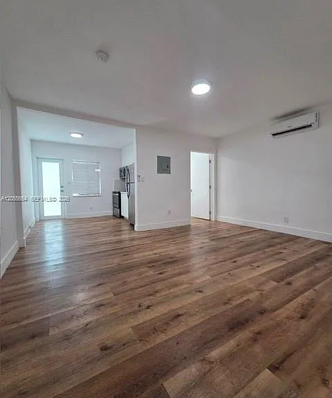 1650 SW 3rd St #3 — Photo 2