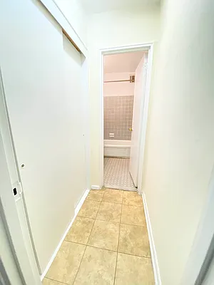 Rented by Queens Apartments Realty LLC | media 25