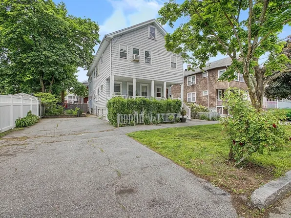 178-180 Brookside Pkwy, Medford, MA 02155