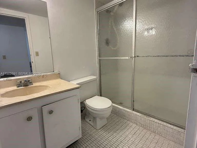 16909 N Bay Rd #211 — Photo 13