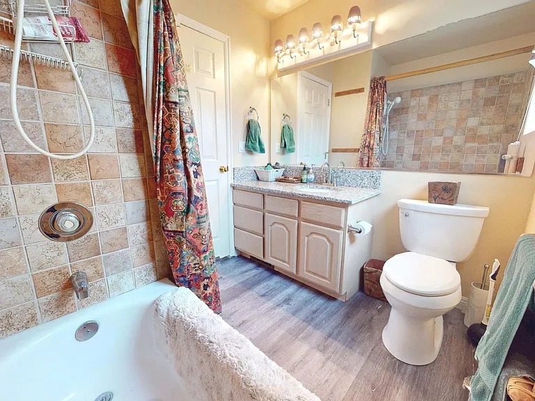 853 W Kestrel Ct — Photo 25