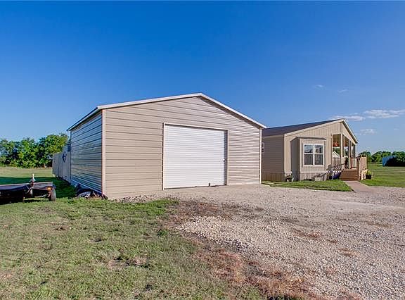4th image of 1409 Pheasant Dr