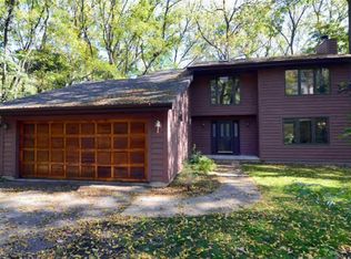 1874 Briarwood Ln, Fitchburg, WI 53575