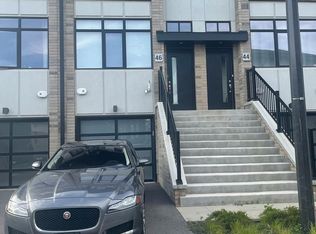 48 Markle Cres #46, Hamilton, ON L9G 0H3
