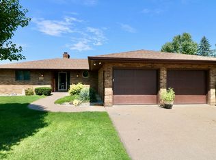 994 June Dr, Dubuque, IA 52003