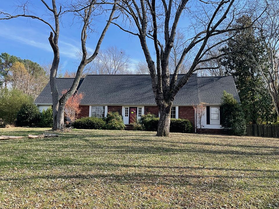1st image of 804 Davis Dr