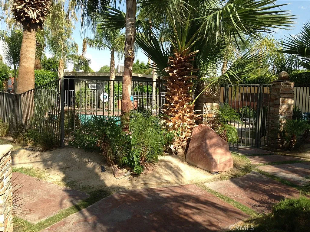 Building Photo - 920 E Chuckwalla Rd