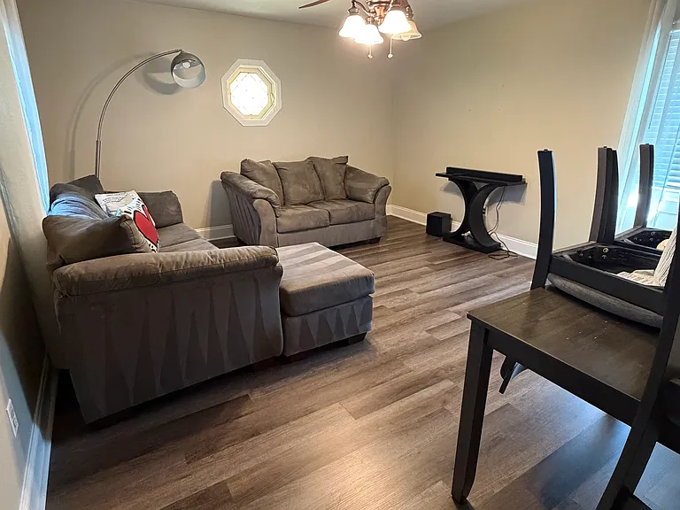 534 Ridgeway St #B — Photo 4