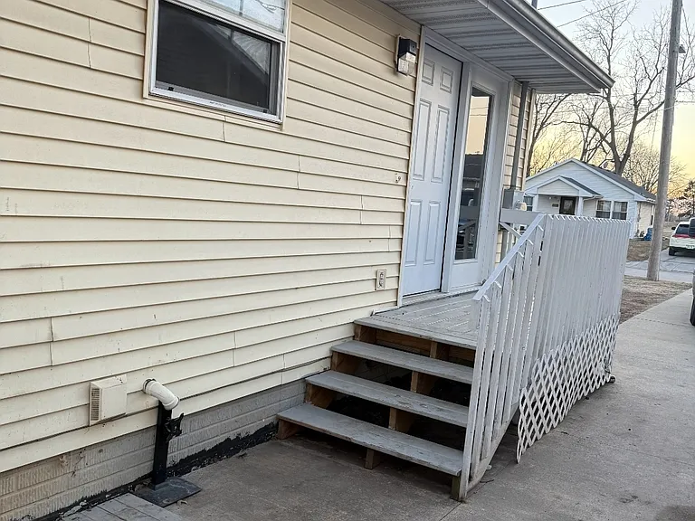 627 SE 27th Ct — Photo 3