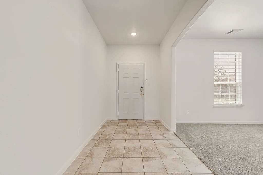 4 bed, 2.5 bath, 3326 sqft, $2,700 — Photo 1